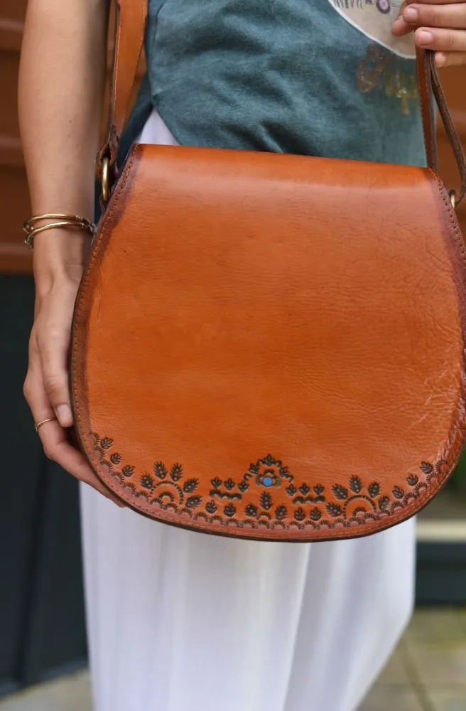 Cher Shoulder Leather Carved Bag ✌