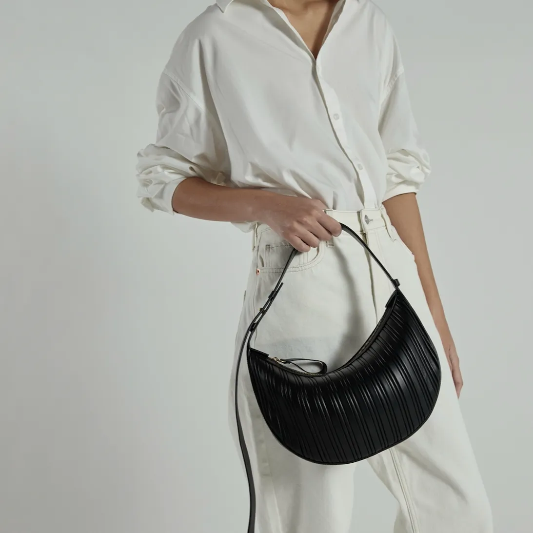 Cookie 28 Pleated Black Shoulder Bag