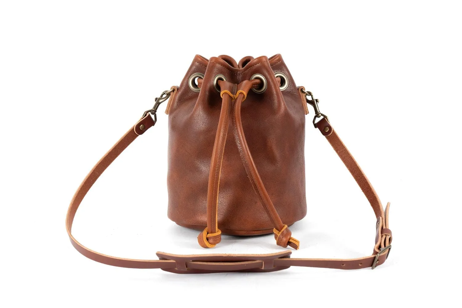 LEATHER BUCKET BAG - MEDIUM - CHERRY BISON