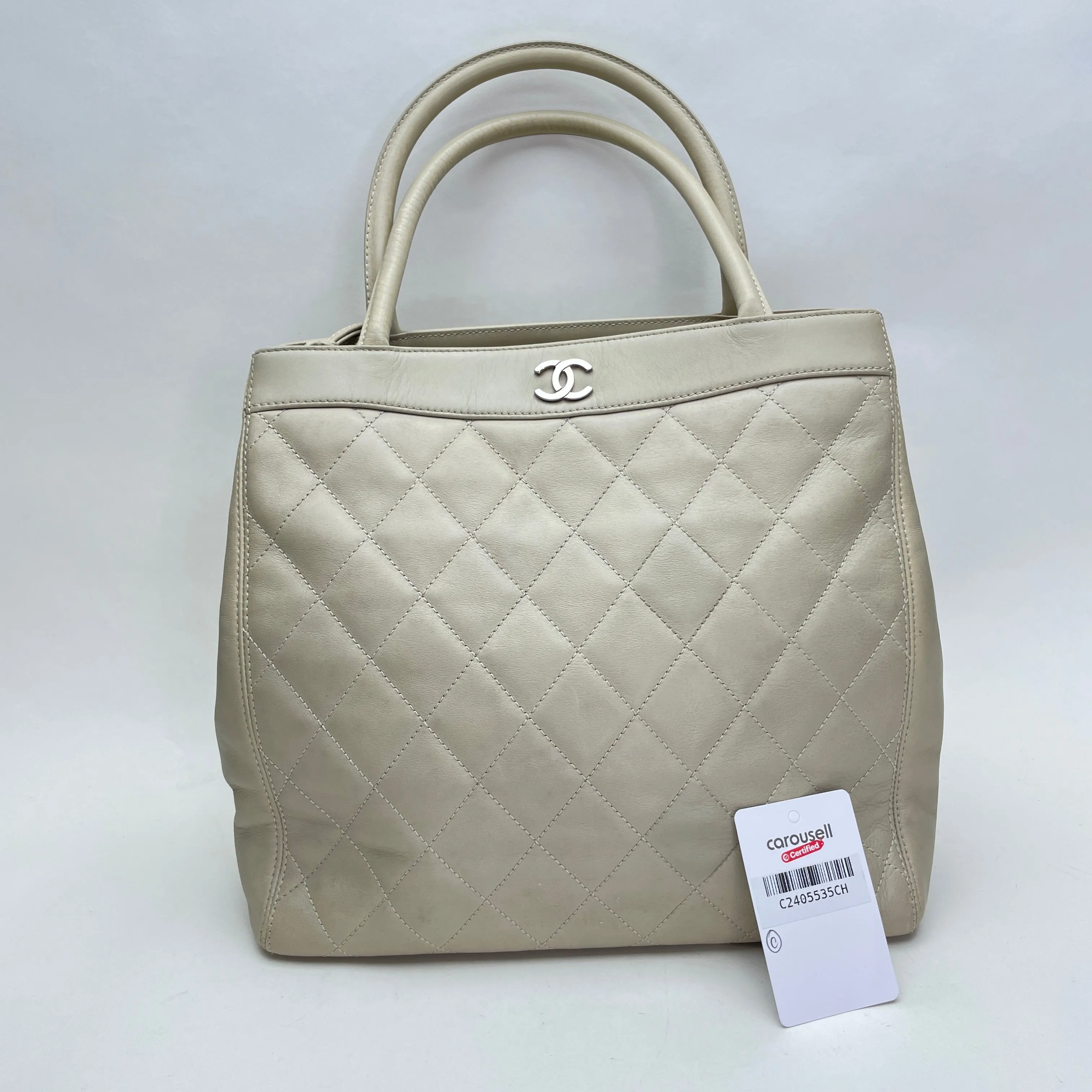 Vintage Quilted CC Beige Tote Bag in Lambskin, Silver hardware